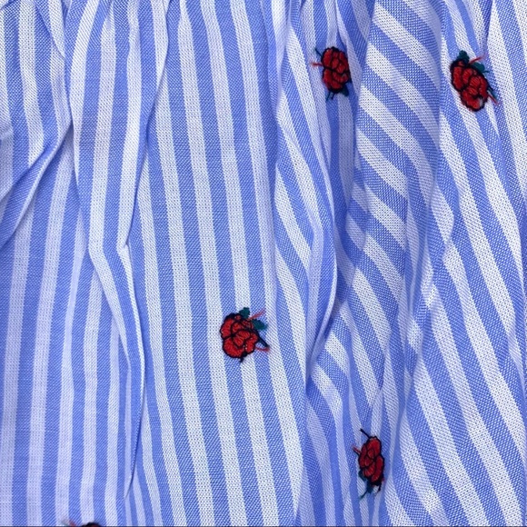 Olivaceous Crop Top Small Blue White Stripe Roses Off The Shoulder Ruffle Sleeve - Picture 4 of 11